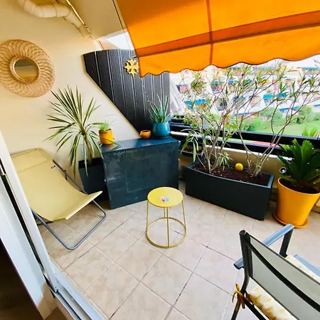 בית נופש Le Port Camargue - 2 Bedrooms Air Conditioning Terrace And Swimming Pool!