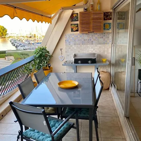 Le Port Camargue - 2 Bedrooms Air Conditioning Terrace And Swimming Pool!