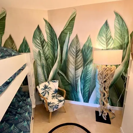 Le Port Camargue - 2 Bedrooms Air Conditioning Terrace And Swimming Pool! 펜션