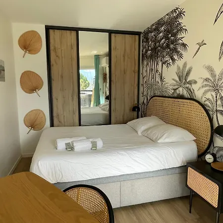 Le Port Camargue - 2 Bedrooms Air Conditioning Terrace And Swimming Pool! Vakantiehuis Le Grau-du-Roi
