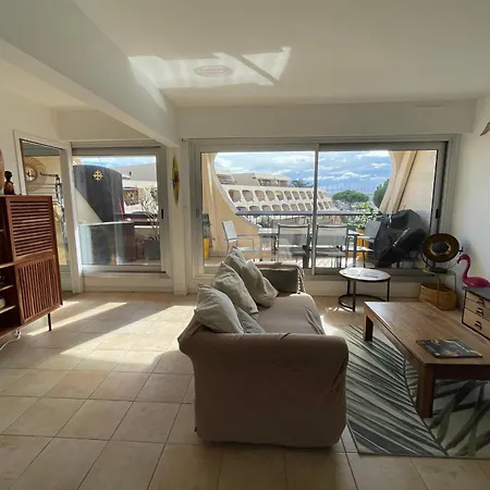 Vakantiehuis Le Port Camargue - 2 Bedrooms Air Conditioning Terrace And Swimming Pool! *